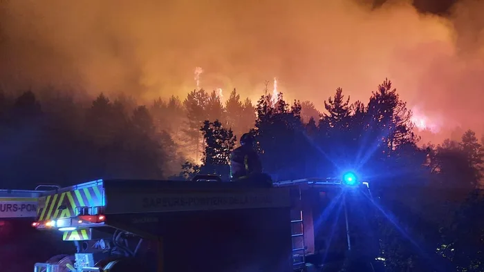 Incendie dans la Drôme : plus de 3 000 hectares parcourus, 480 pompiers mobilisés