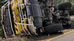Un camion citerne feux de forêt se retourne en Corse, 4 blessés