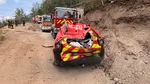 Un véhicule de pompiers écrasé par un bloc rocheux lors d’un feu de forêt