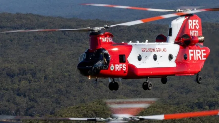 Incendie dans les Landes : 11 300 litres d’eau, le Chinook australien déployé pour la première fois en France