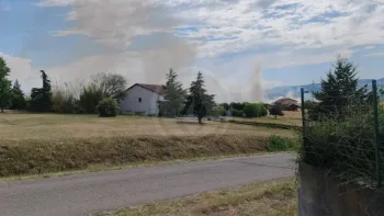 Incendie à Commelle-Vernay - Loire - 20 juin 2026 - Feux de forêts et d'espaces naturels